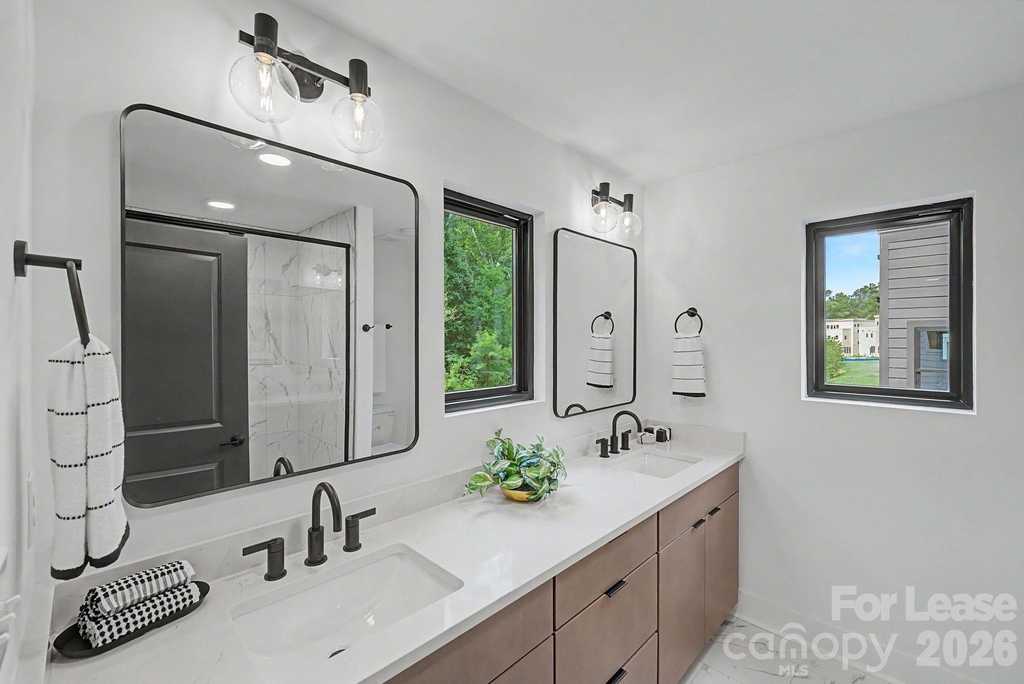 6717 Tracy Avenue - Photo 11
