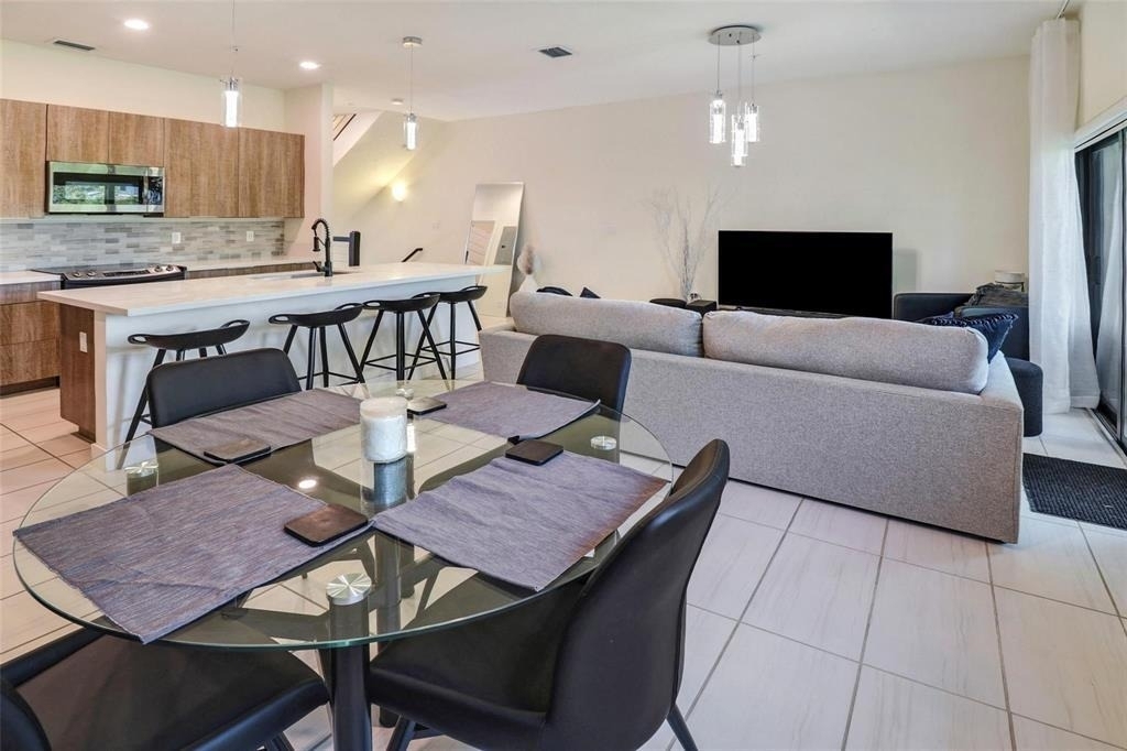 10473 Nw 82nd Street - Photo 9