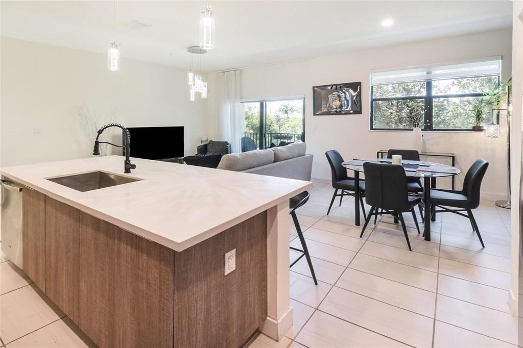 10473 Nw 82nd Street - Photo 8