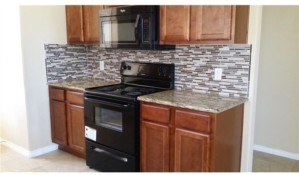 925 Parkplace Ridge - Photo 1