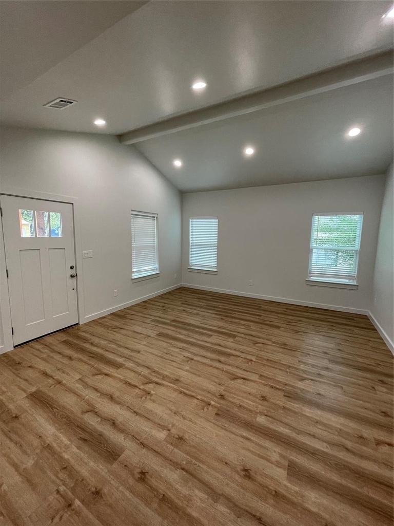 524 W Florence Street - Photo 1
