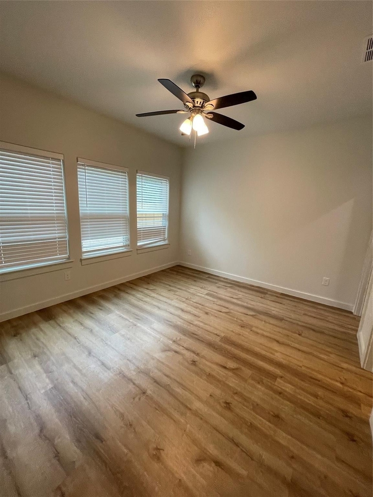 524 W Florence Street - Photo 6