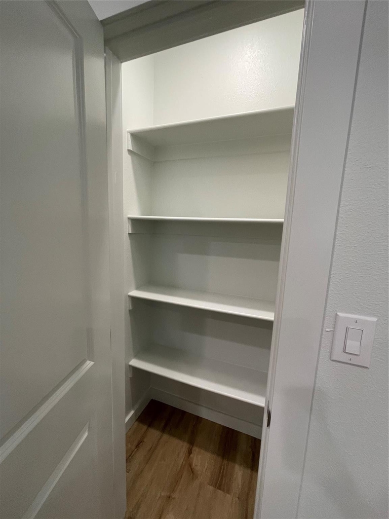 524 W Florence Street - Photo 10