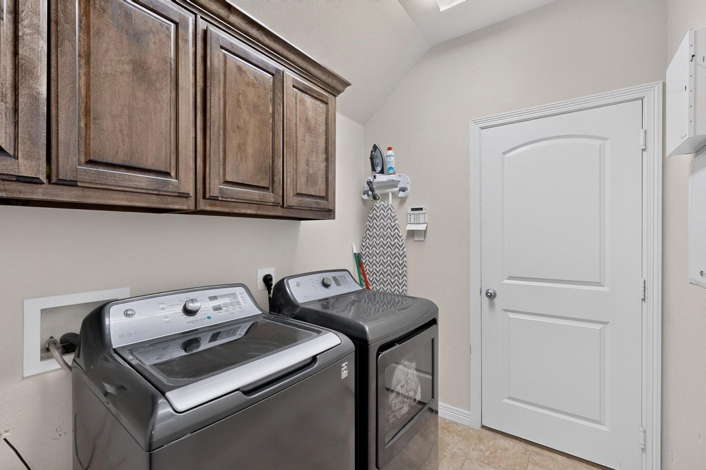 9215 Moon River Court - Photo 33