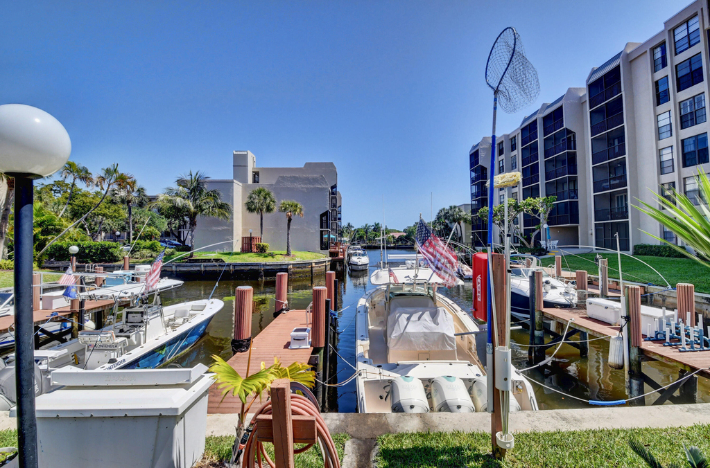 17 Royal Palm Way - Photo 46