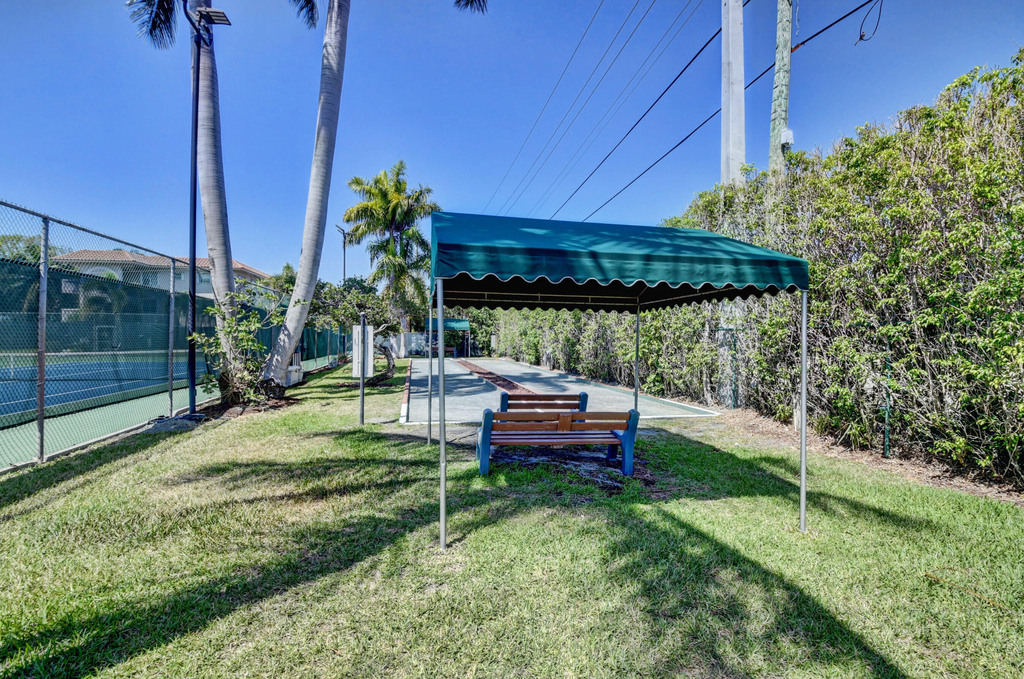 17 Royal Palm Way - Photo 48