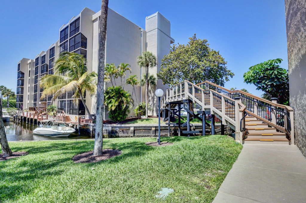 17 Royal Palm Way - Photo 47