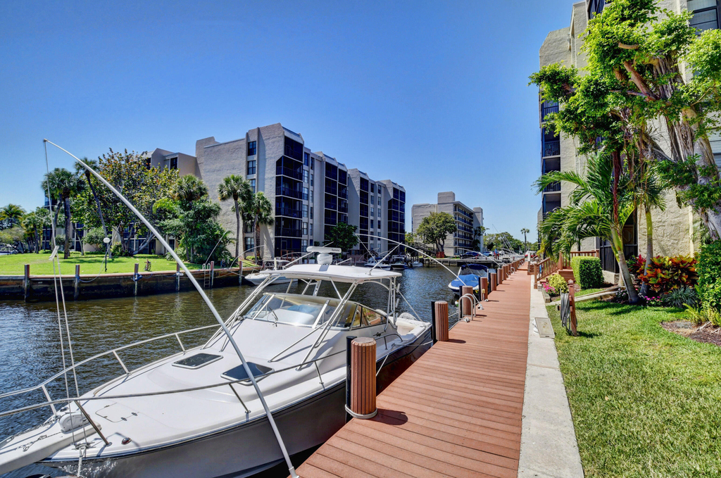 17 Royal Palm Way - Photo 43