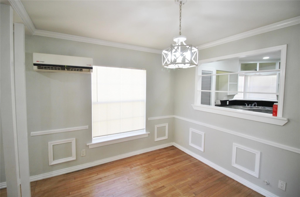 3427 Kinmore Street - Photo 2