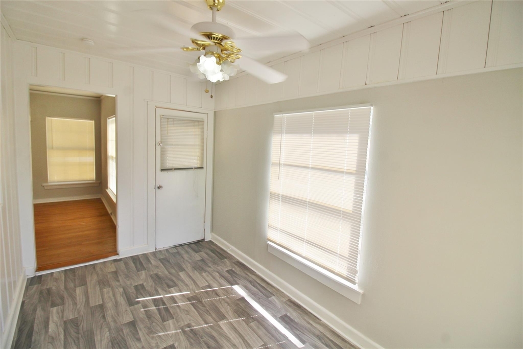 3427 Kinmore Street - Photo 17