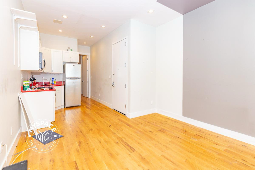 184 Suydam Street - Photo 0