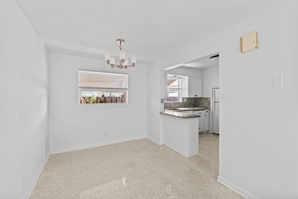 211 Sunrise Avenue - Photo 7