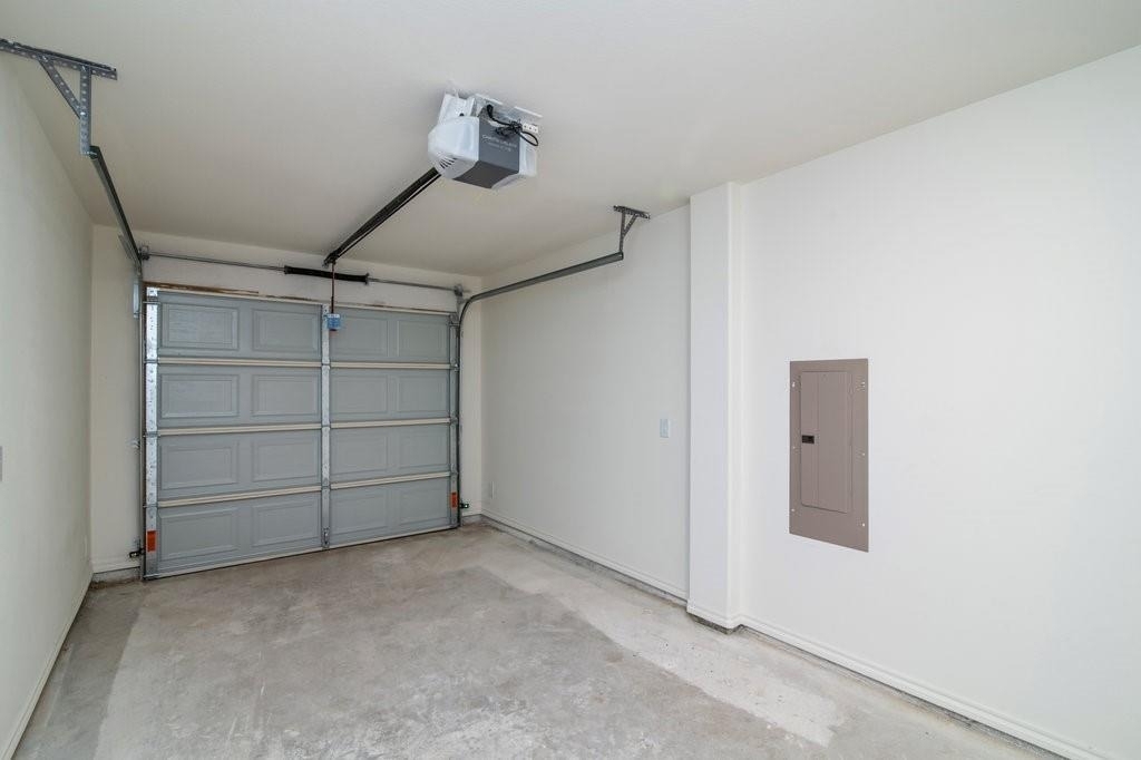 201 S May Street - Photo 19