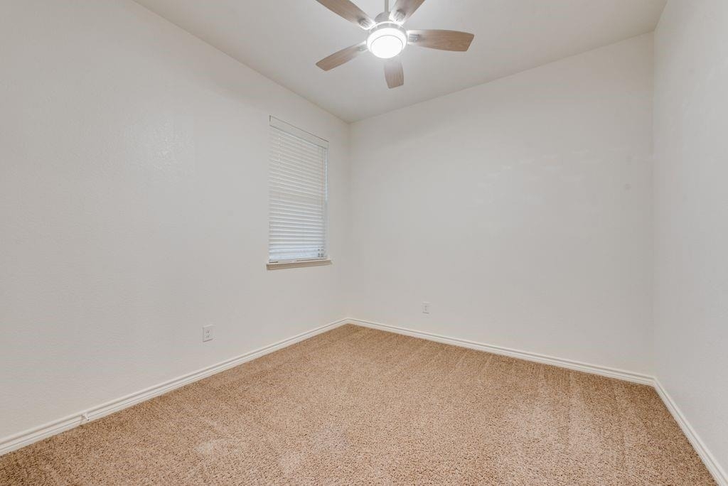 1816 Castle Creek Drive - Photo 12