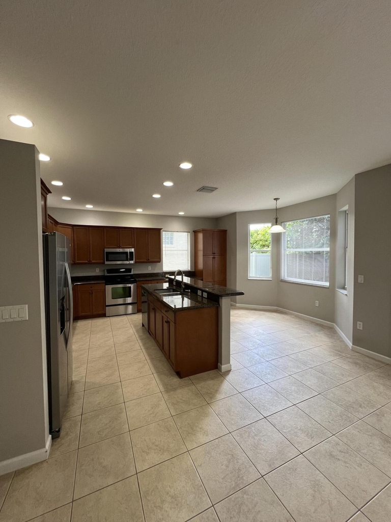 9070 Dupont Place - Photo 12