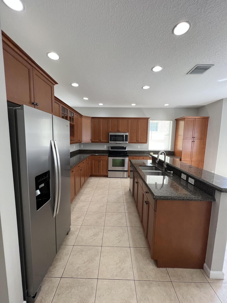 9070 Dupont Place - Photo 9