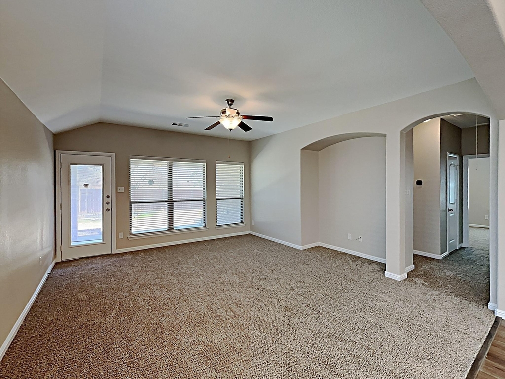 1025 Prairie Heights Drive - Photo 10