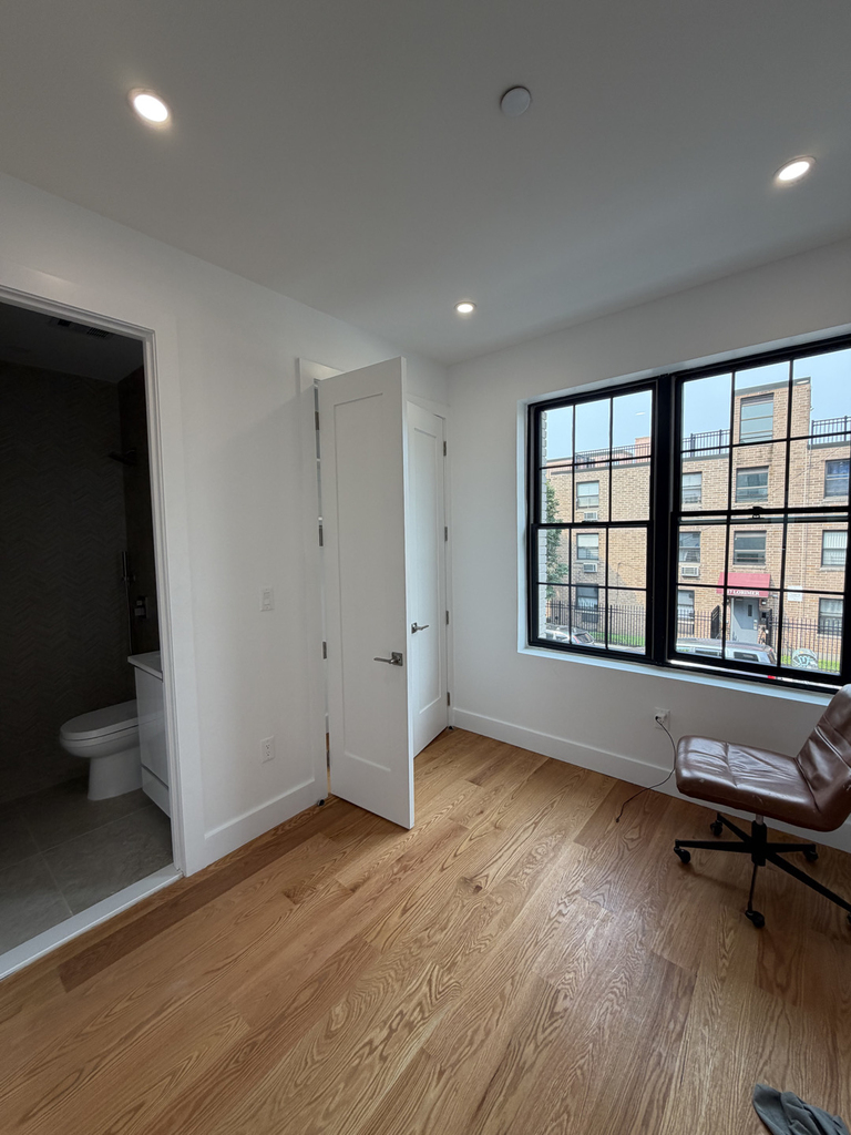 360 East 79th Street - Photo 2