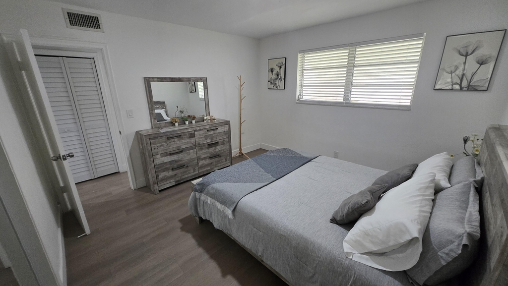 704 Ne 8th Street - Photo 5
