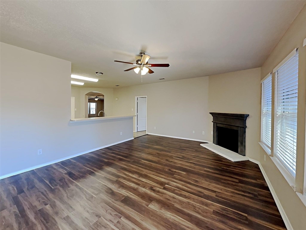 1210 Hampton Drive - Photo 2