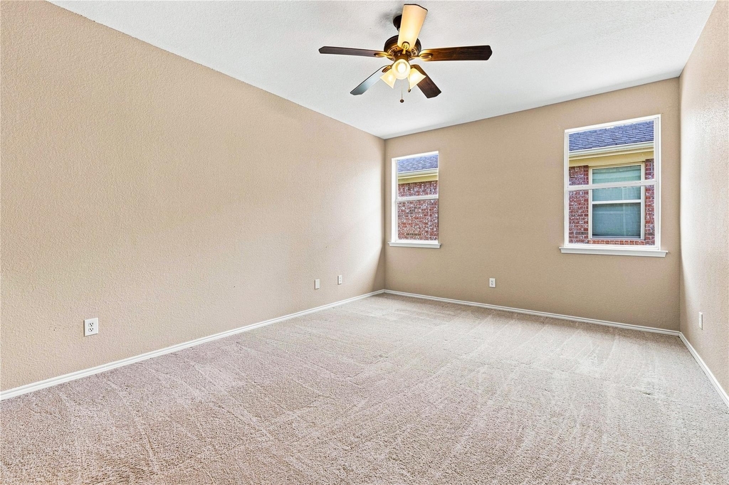 2833 Wakecrest Drive - Photo 10