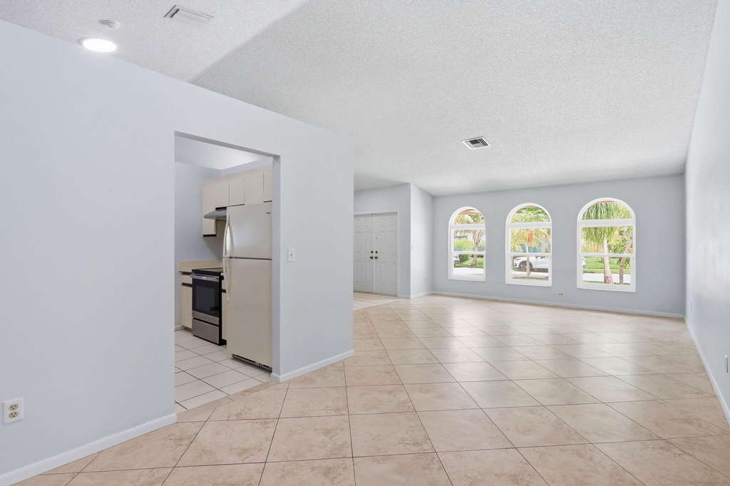 2171 Nw 76th Avenue - Photo 9