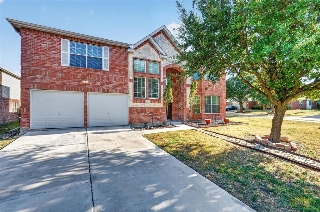 2112 Aster Trail - Photo 0