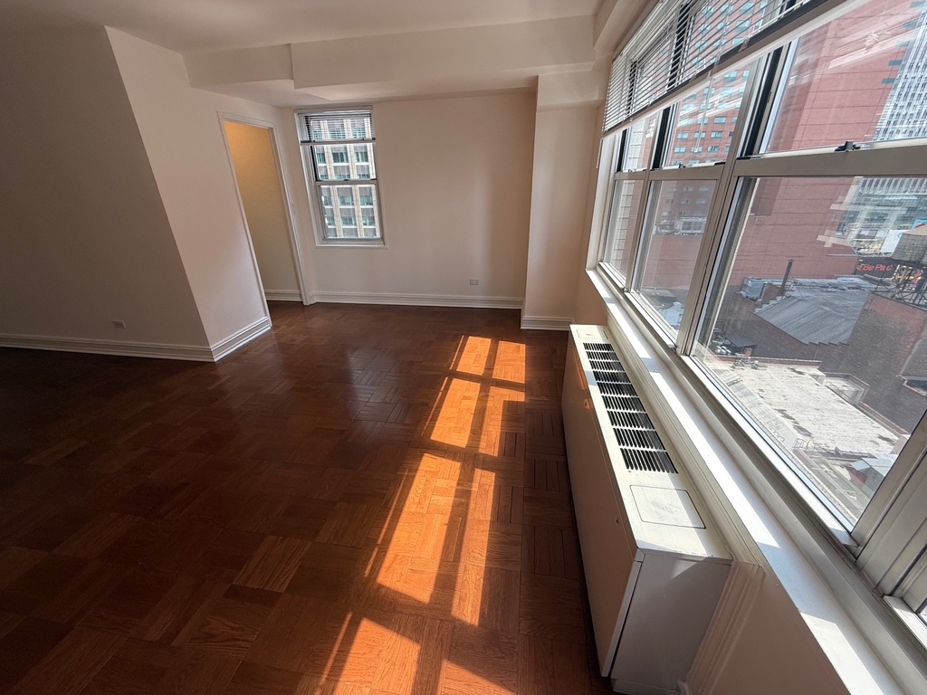 888 Eight Ave - Photo 2