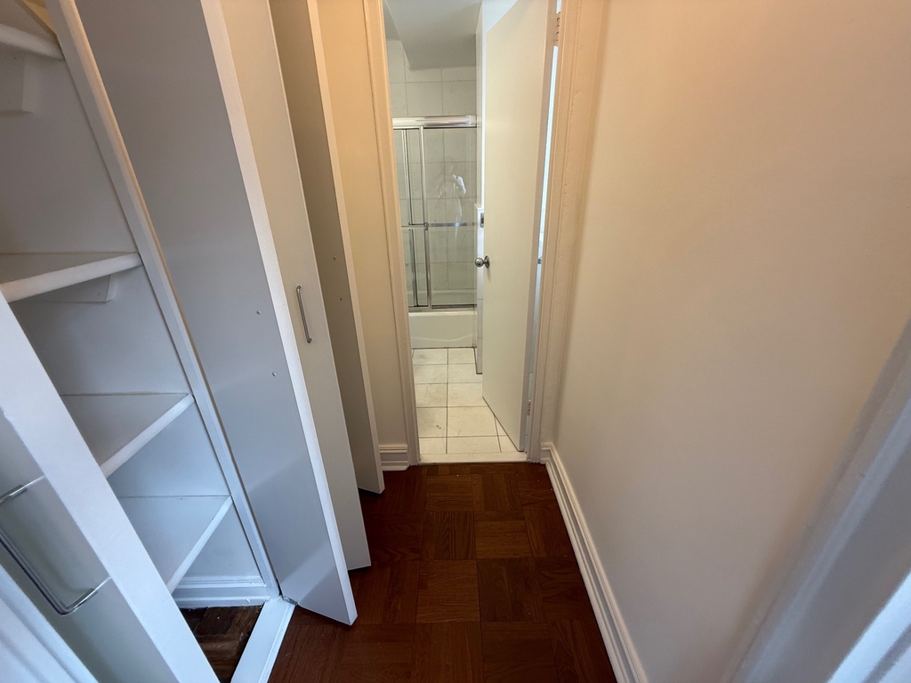 888 Eight Ave - Photo 4