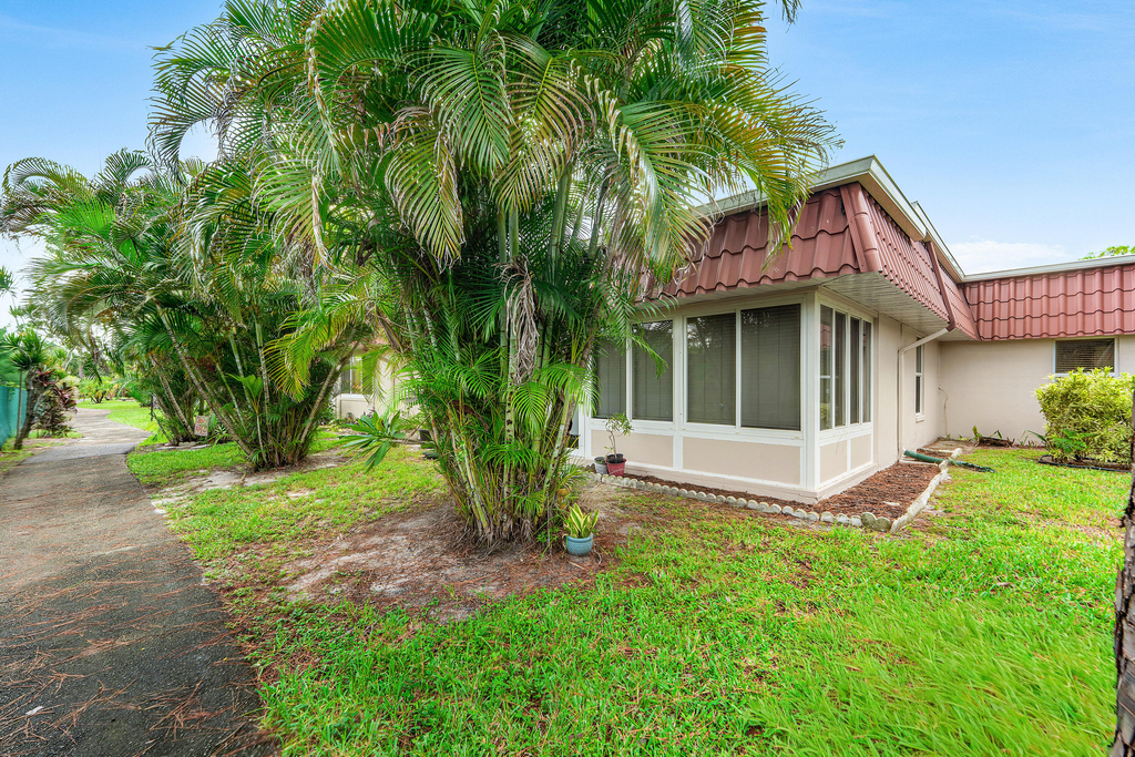687 Marlboro Oval - Photo 15