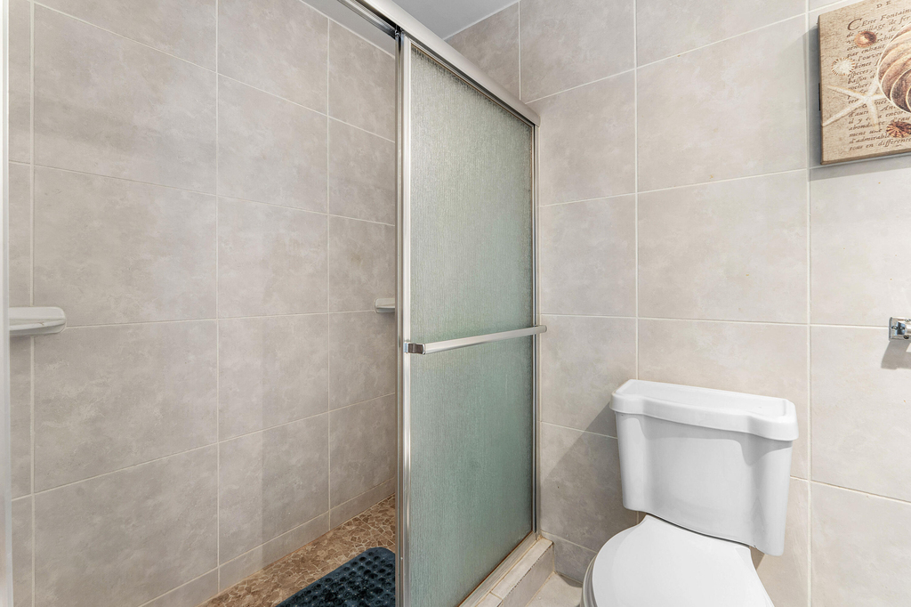687 Marlboro Oval - Photo 9