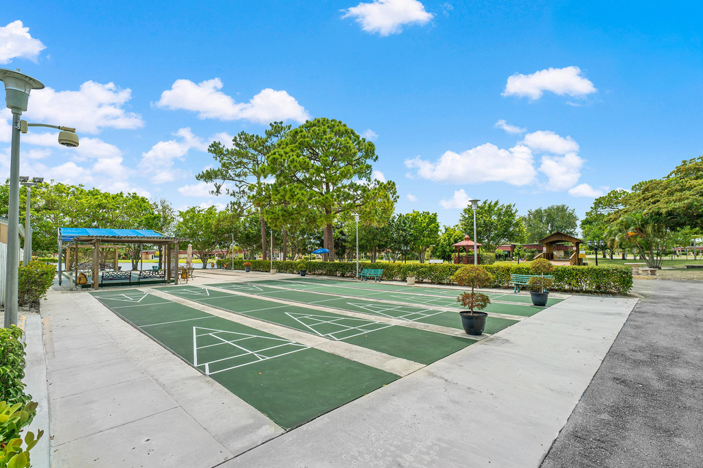687 Marlboro Oval - Photo 19