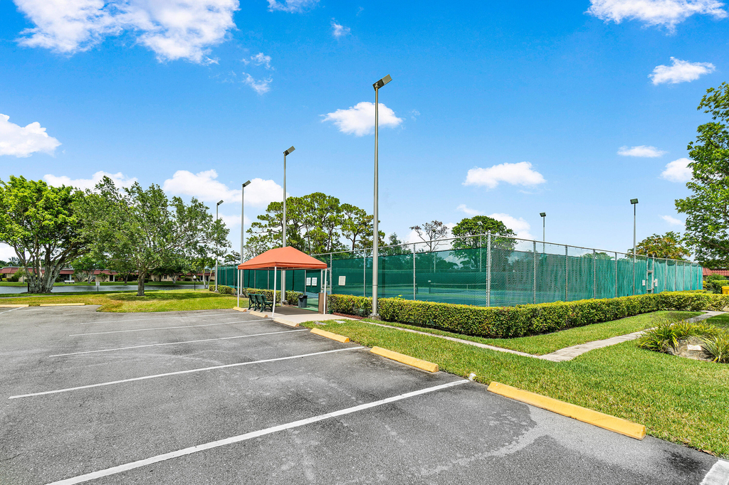 687 Marlboro Oval - Photo 18