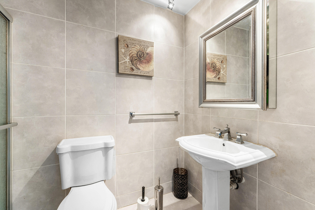 687 Marlboro Oval - Photo 8