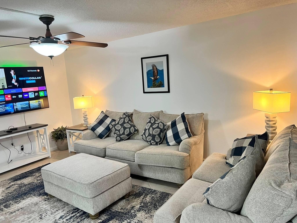 3004 N Exeter A - Photo 1