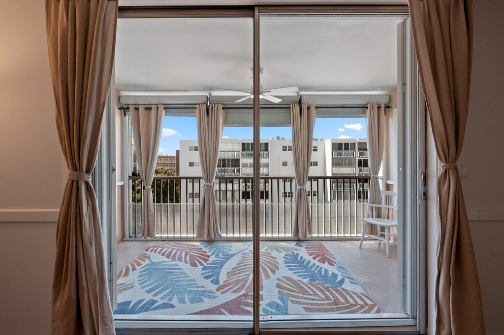620 Ne 12th Avenue - Photo 2