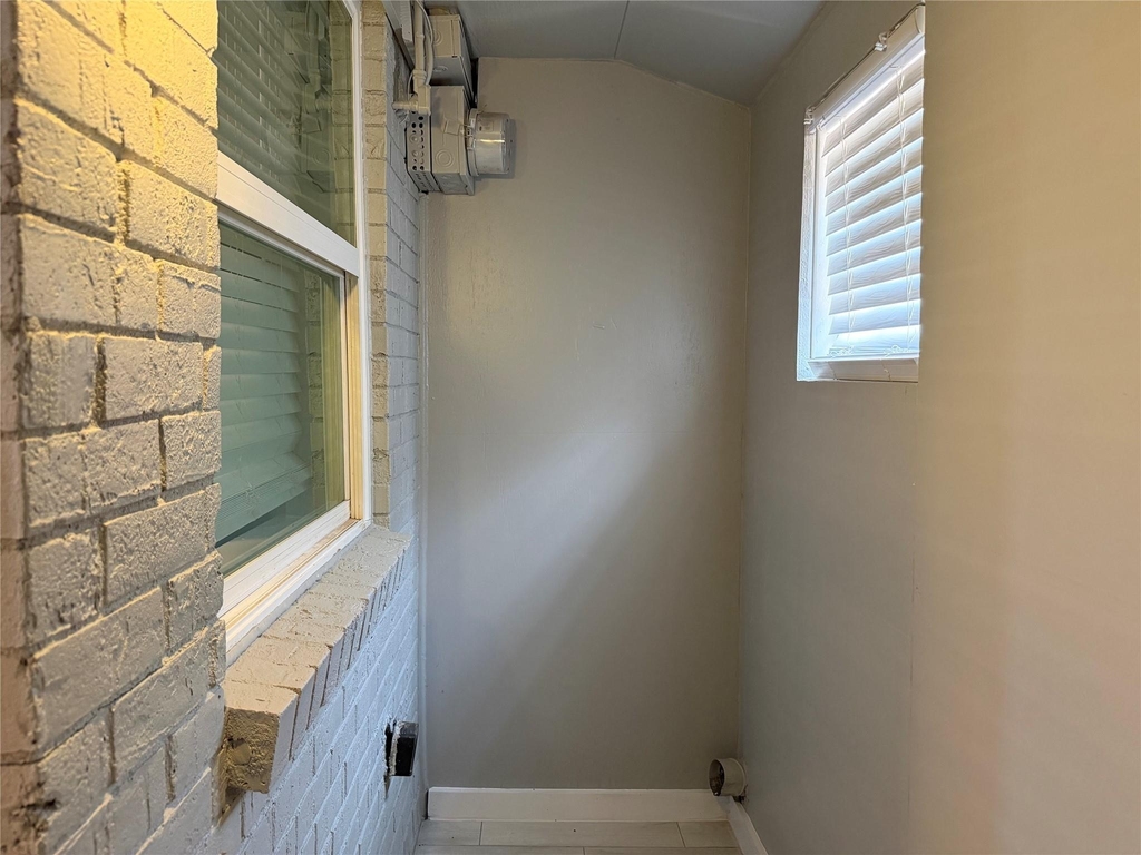 2511 Normont Circle - Photo 14