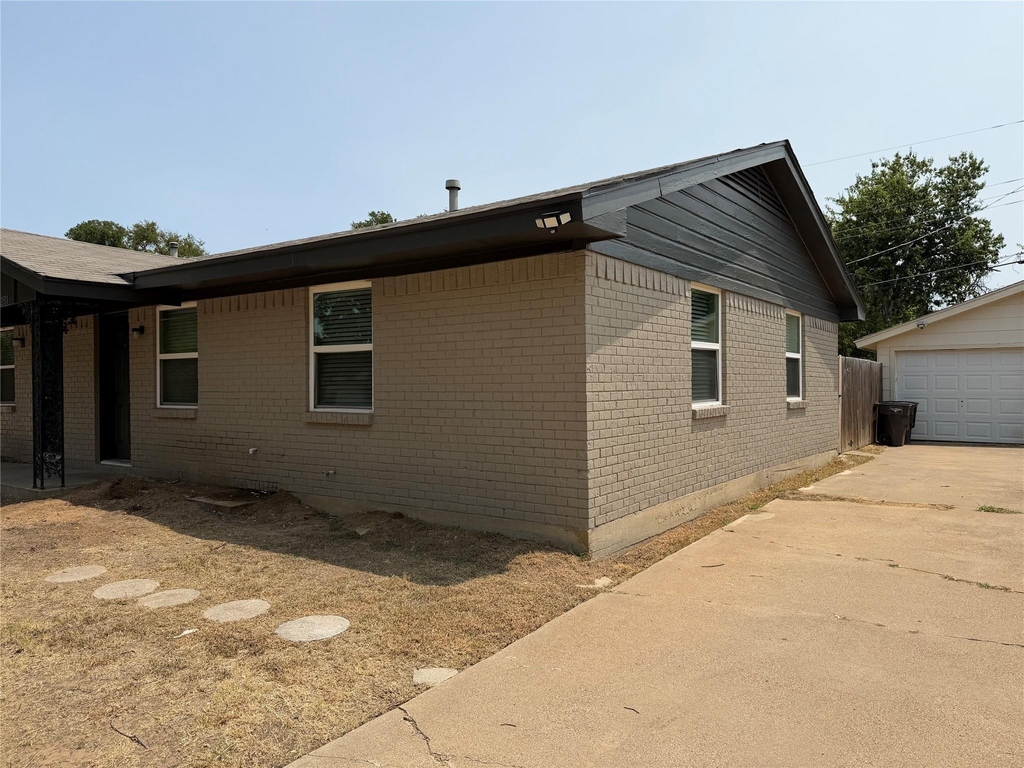 2511 Normont Circle - Photo 18