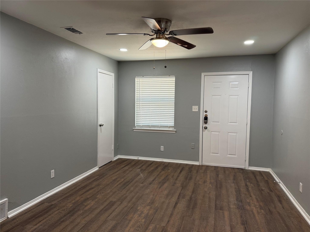 2511 Normont Circle - Photo 3