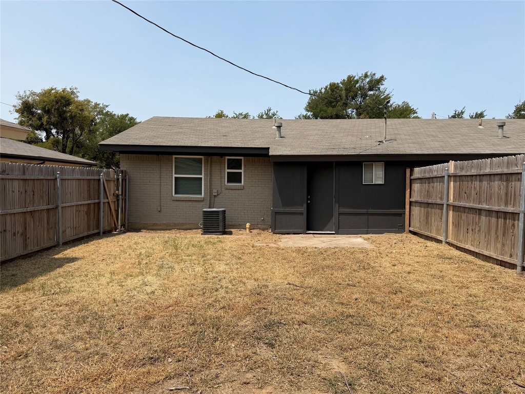 2511 Normont Circle - Photo 17