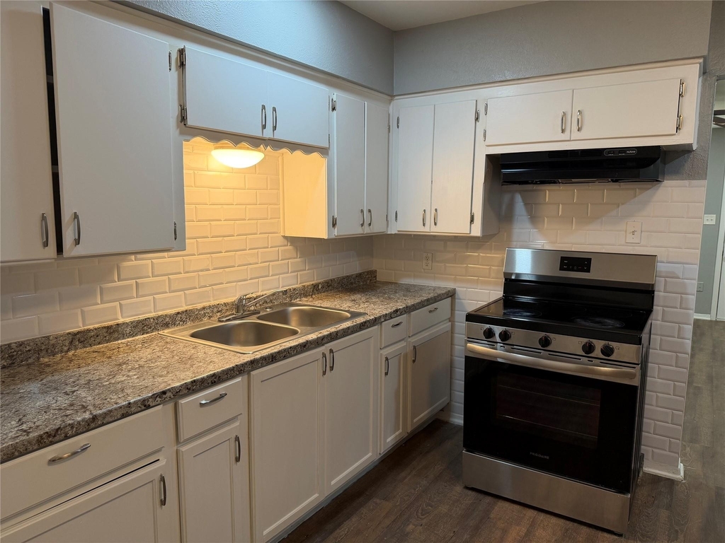 2511 Normont Circle - Photo 5