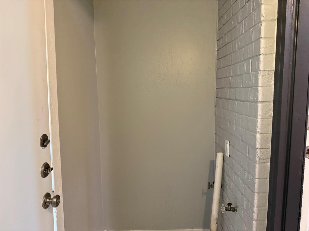 2511 Normont Circle - Photo 15