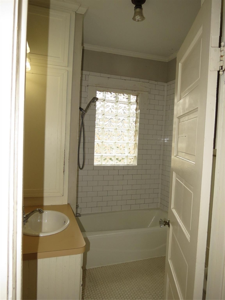 2516 Delmar - Photo 5