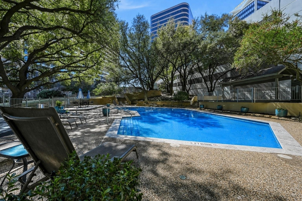 3883 Turtle Creek Boulevard - Photo 3