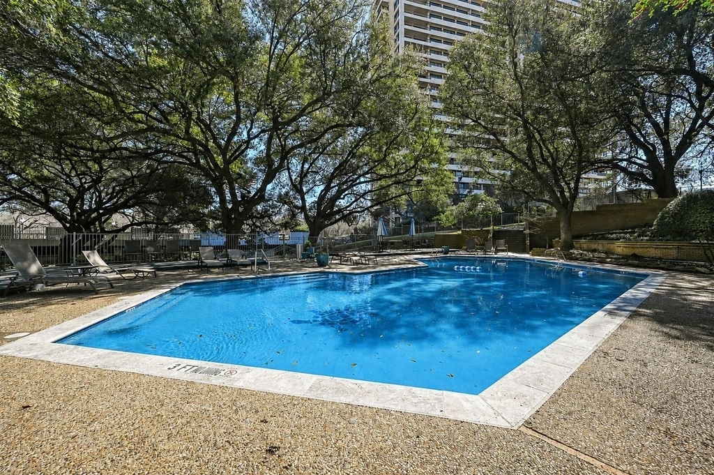 3883 Turtle Creek Boulevard - Photo 4