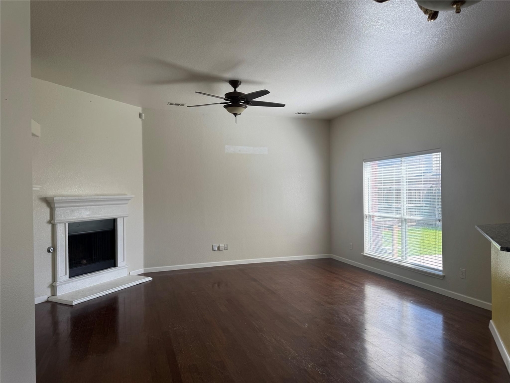 6711 Kinross Drive - Photo 2