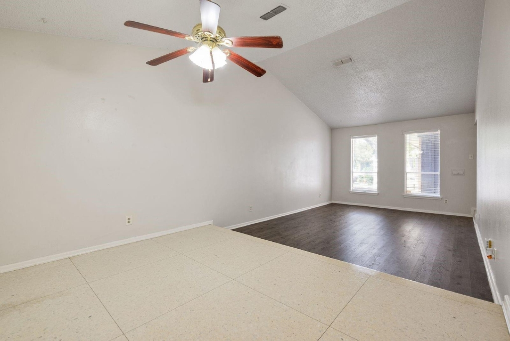 4913 Westlake Drive - Photo 5