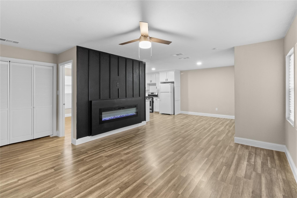 2907 Clinton Avenue - Photo 1