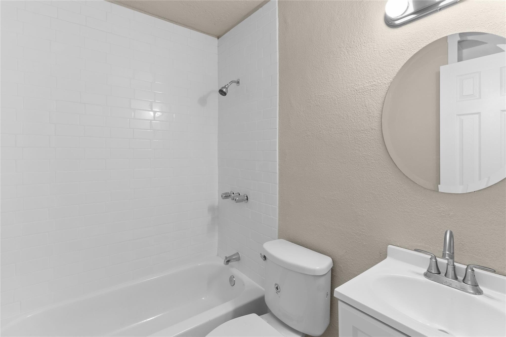 2907 Clinton Avenue - Photo 7
