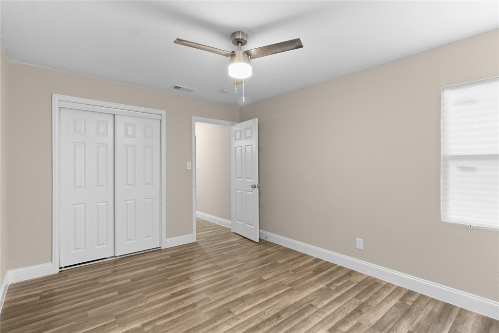 2907 Clinton Avenue - Photo 6